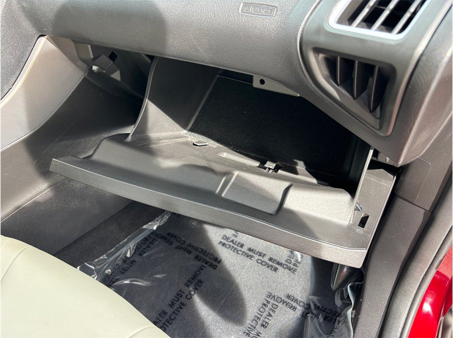 Used 2015 Ford Focus Titanium FWD image 38