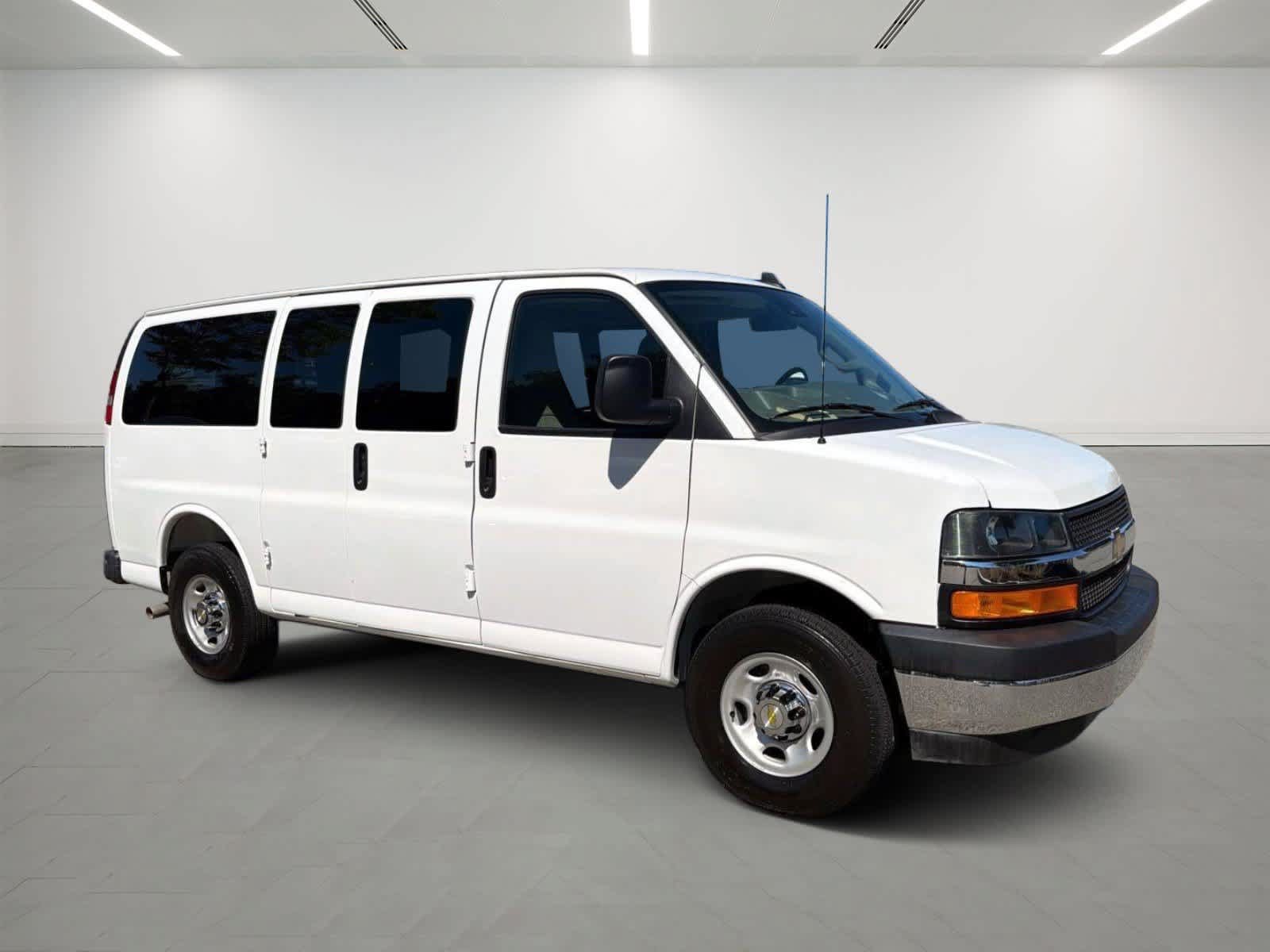 Used 2025 Chevrolet Express 2500 LT RWD image 6