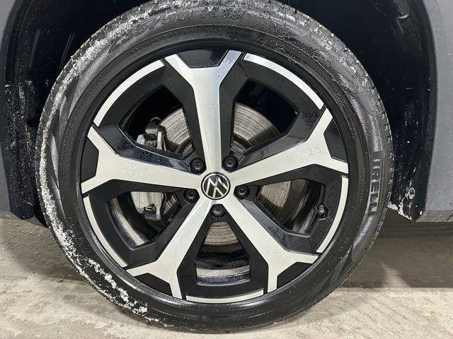 Certified 2025 Volkswagen Tiguan SE image 23