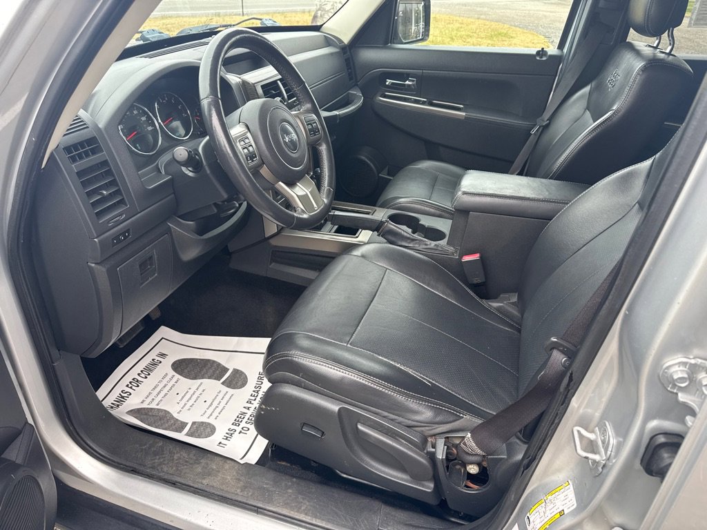 Used 2012 Jeep Liberty Limited Jet image 25