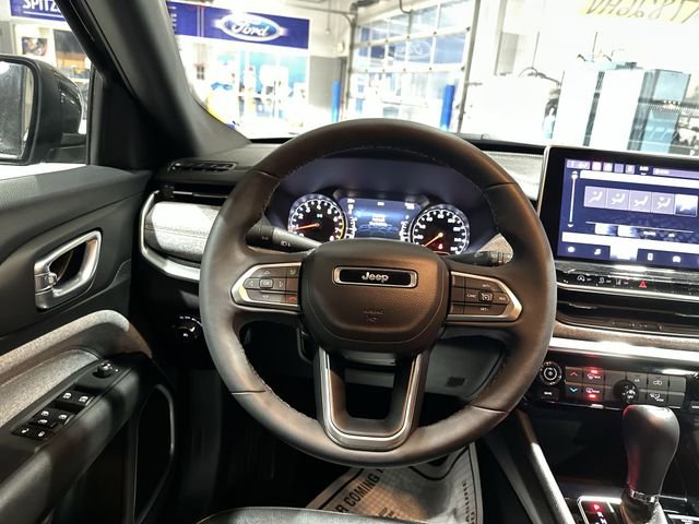 Used 2023 Jeep Compass Latitude AWD/4WD image 13
