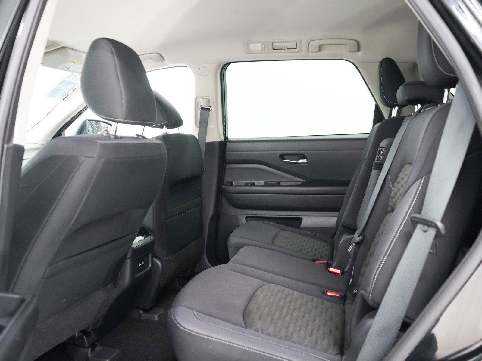 Used 2022 Nissan Pathfinder S AWD/4WD image 21