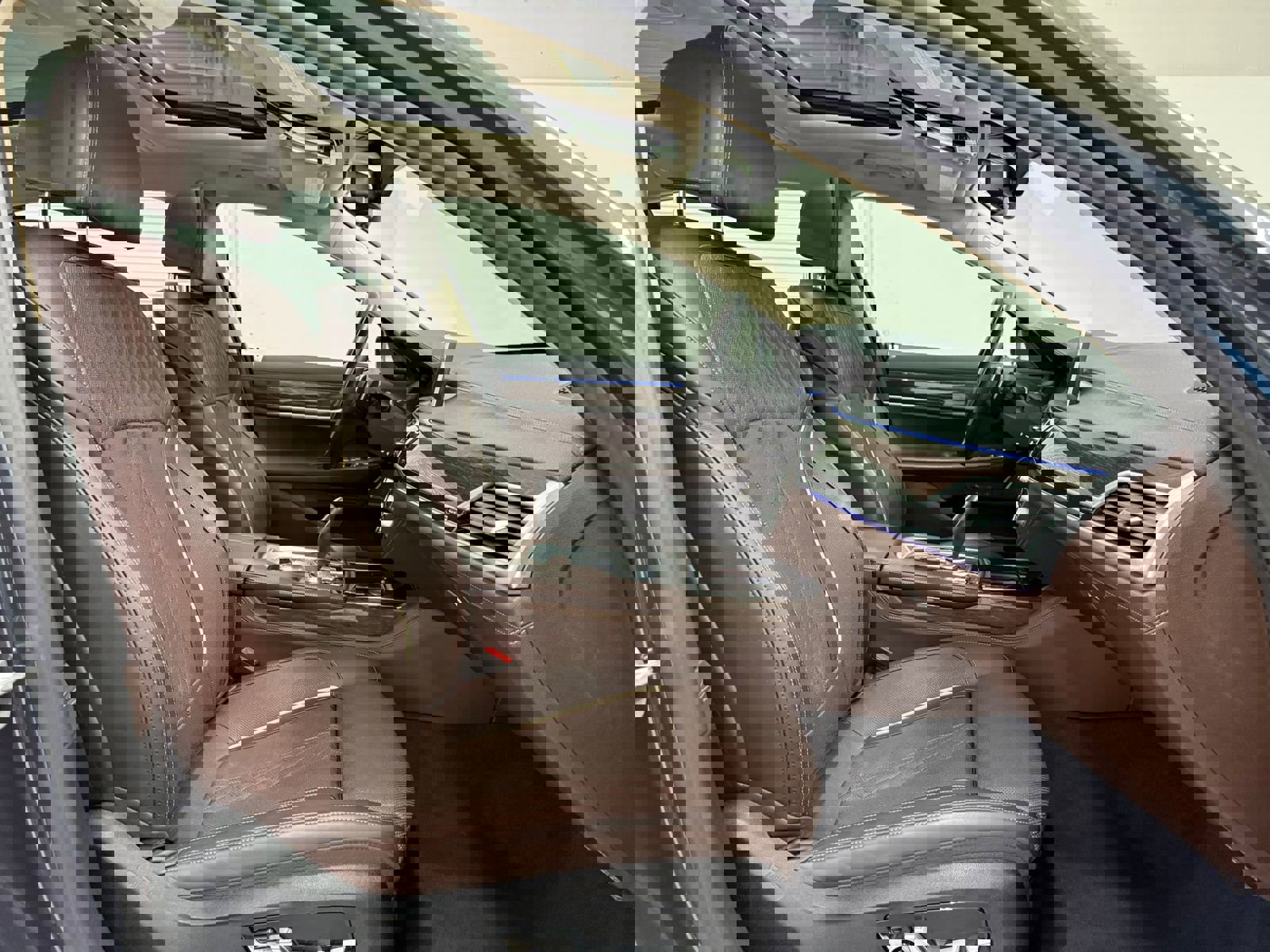 Used 2020 BMW 750i xDrive image 36