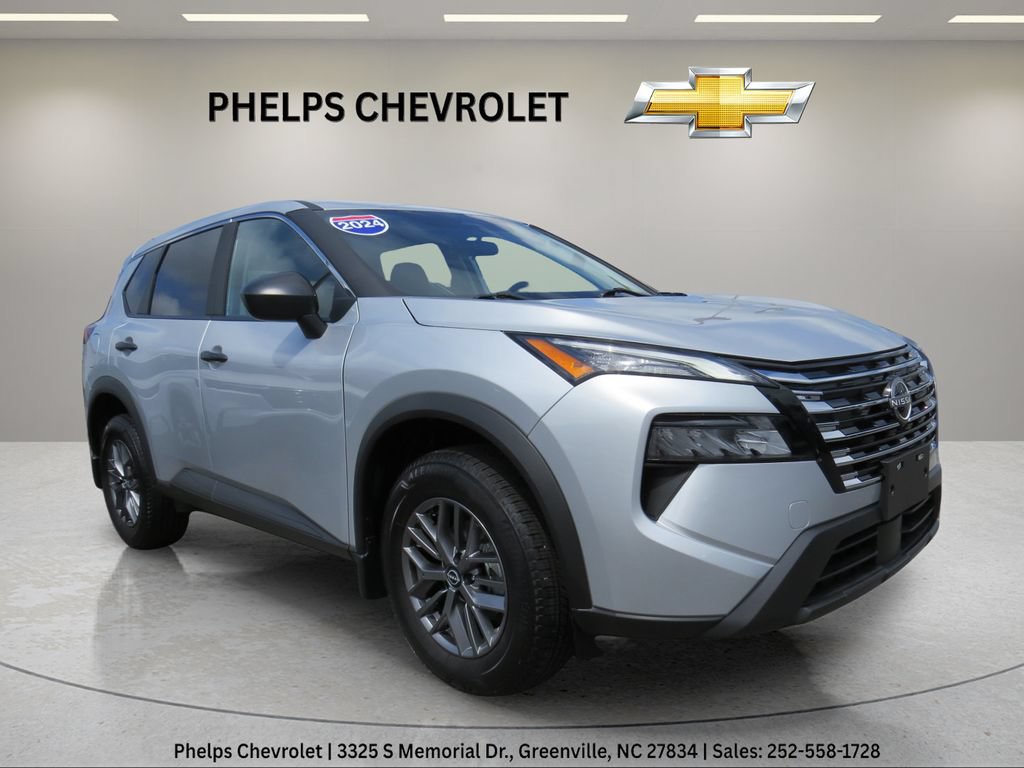 Used 2024 Nissan Rogue S FWD image 3