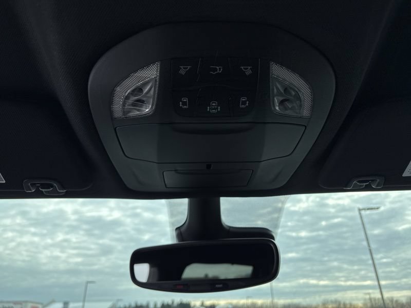 New 2026 Chrysler Pacifica Select AWD/4WD image 36