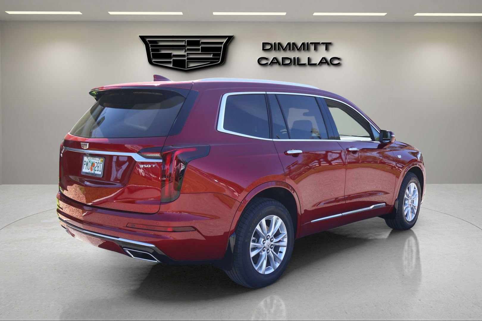 New 2025 Cadillac XT6 Luxury w/ LPO, Floor Liner Package AWD/4WD image 5