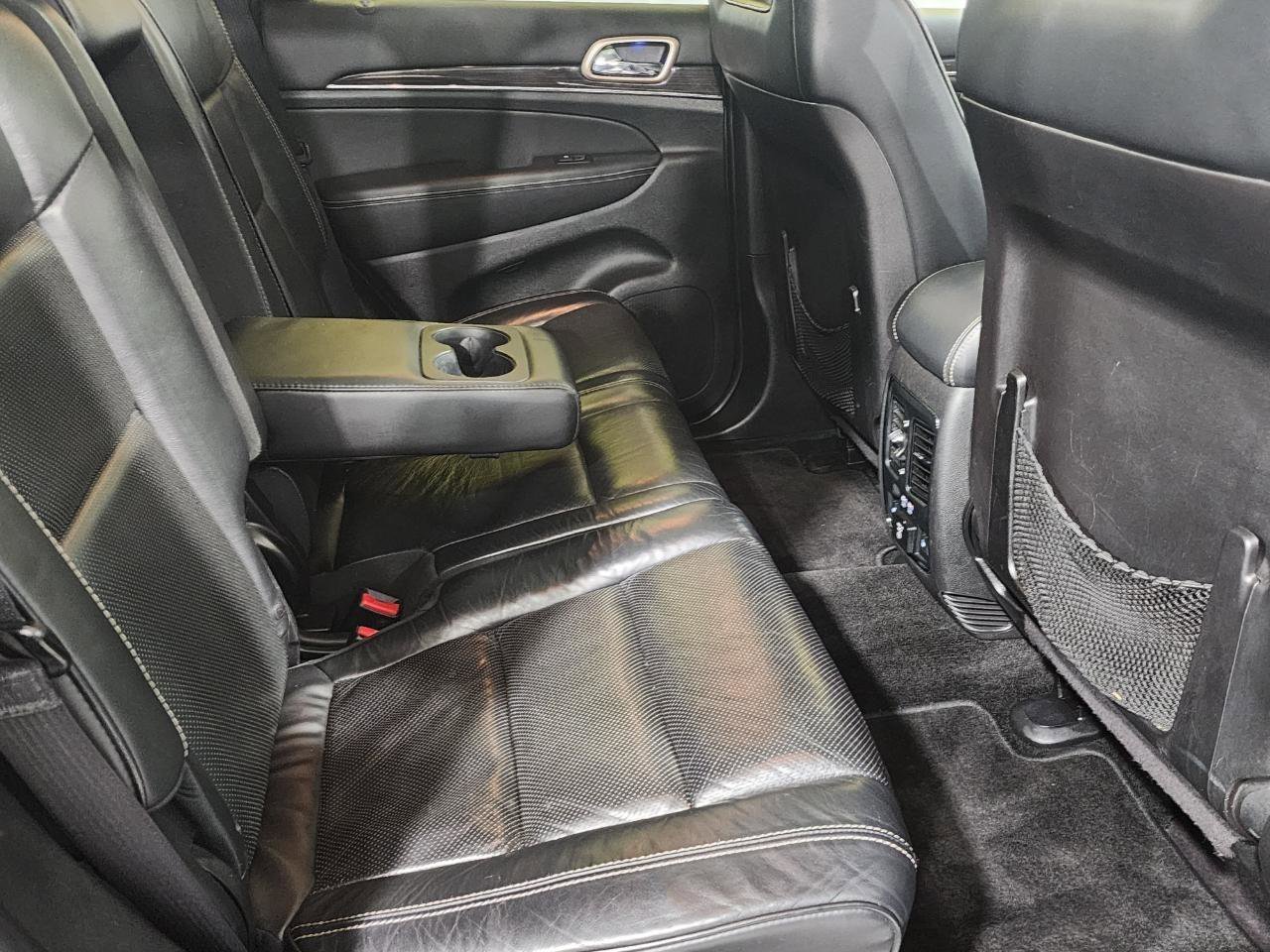 Used 2015 Jeep Grand Cherokee Overland w/ Advanced Technology Group image 26