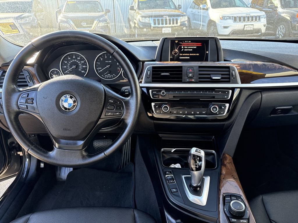 Used 2016 BMW 320i xDrive Sedan image 9