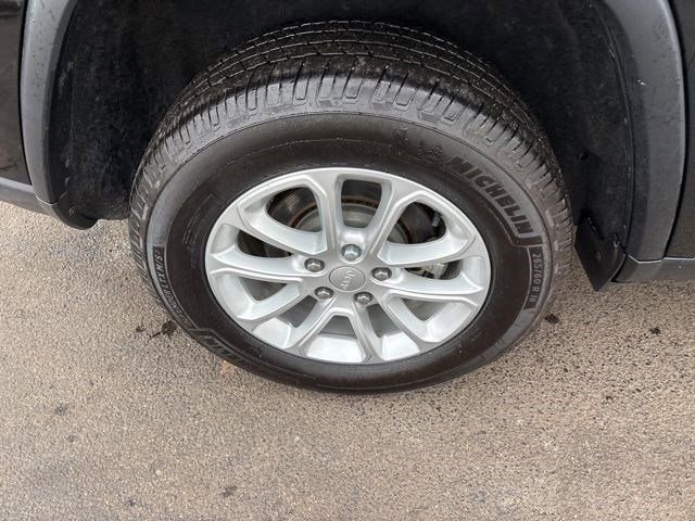 Used 2022 Jeep Grand Cherokee Laredo E w/ Security & Convenience Group AWD/4WD image 43