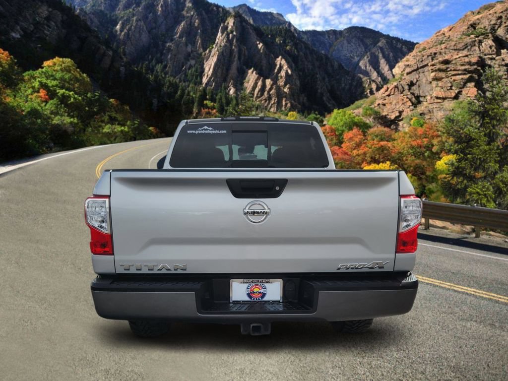 Used 2019 Nissan Titan PRO-4X AWD/4WD image 4