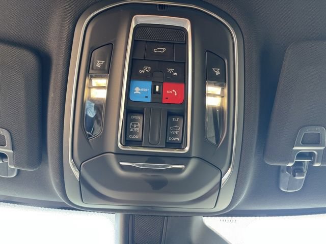 Used 2025 Jeep Grand Cherokee L Altitude AWD/4WD image 27