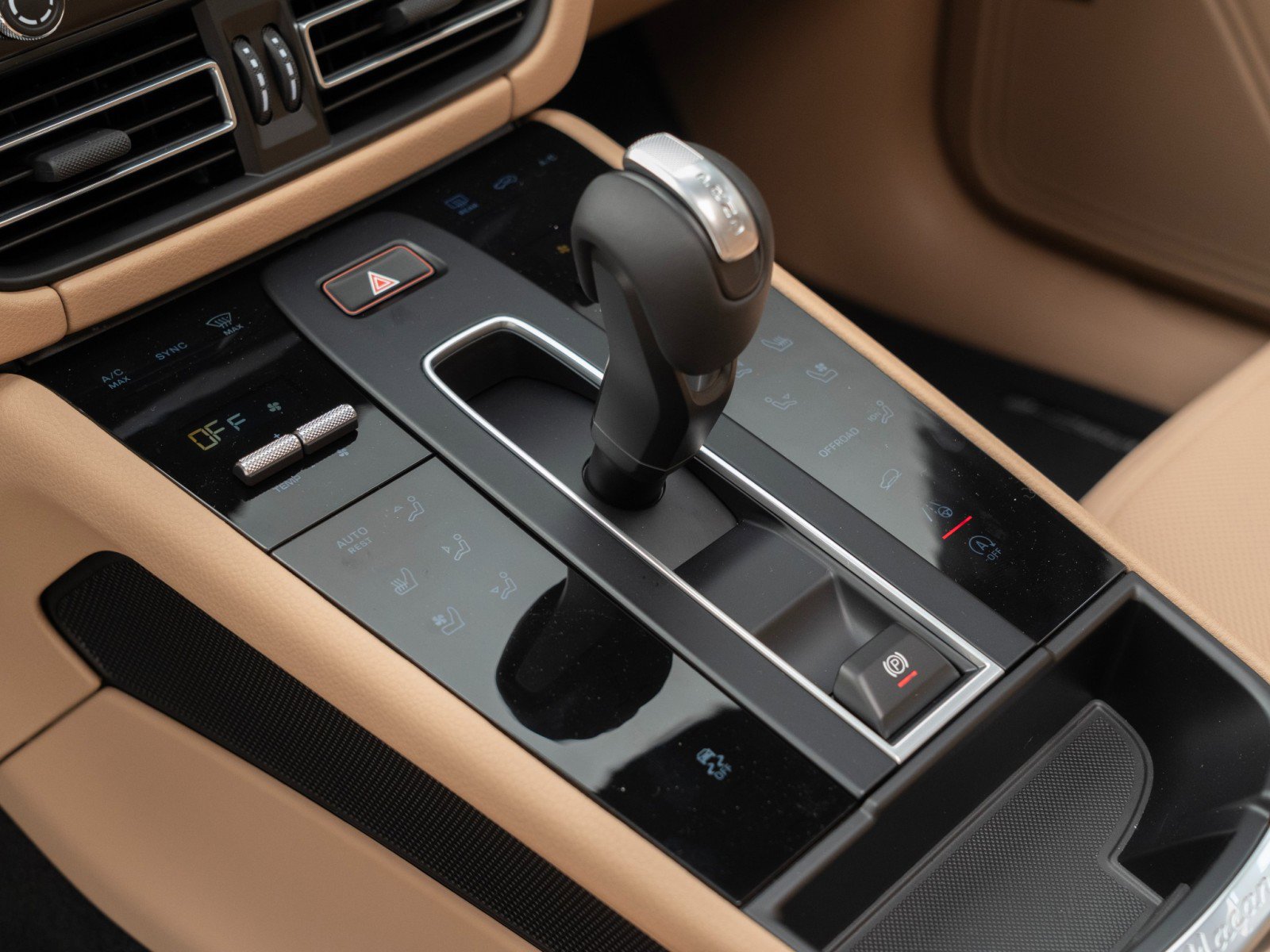 New 2026 Porsche Macan image 28