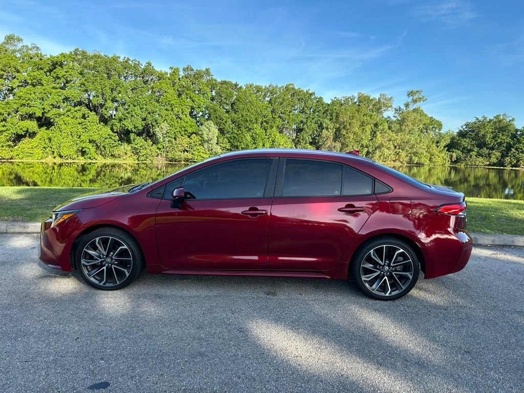 Used 2022 Toyota Corolla LE image 2