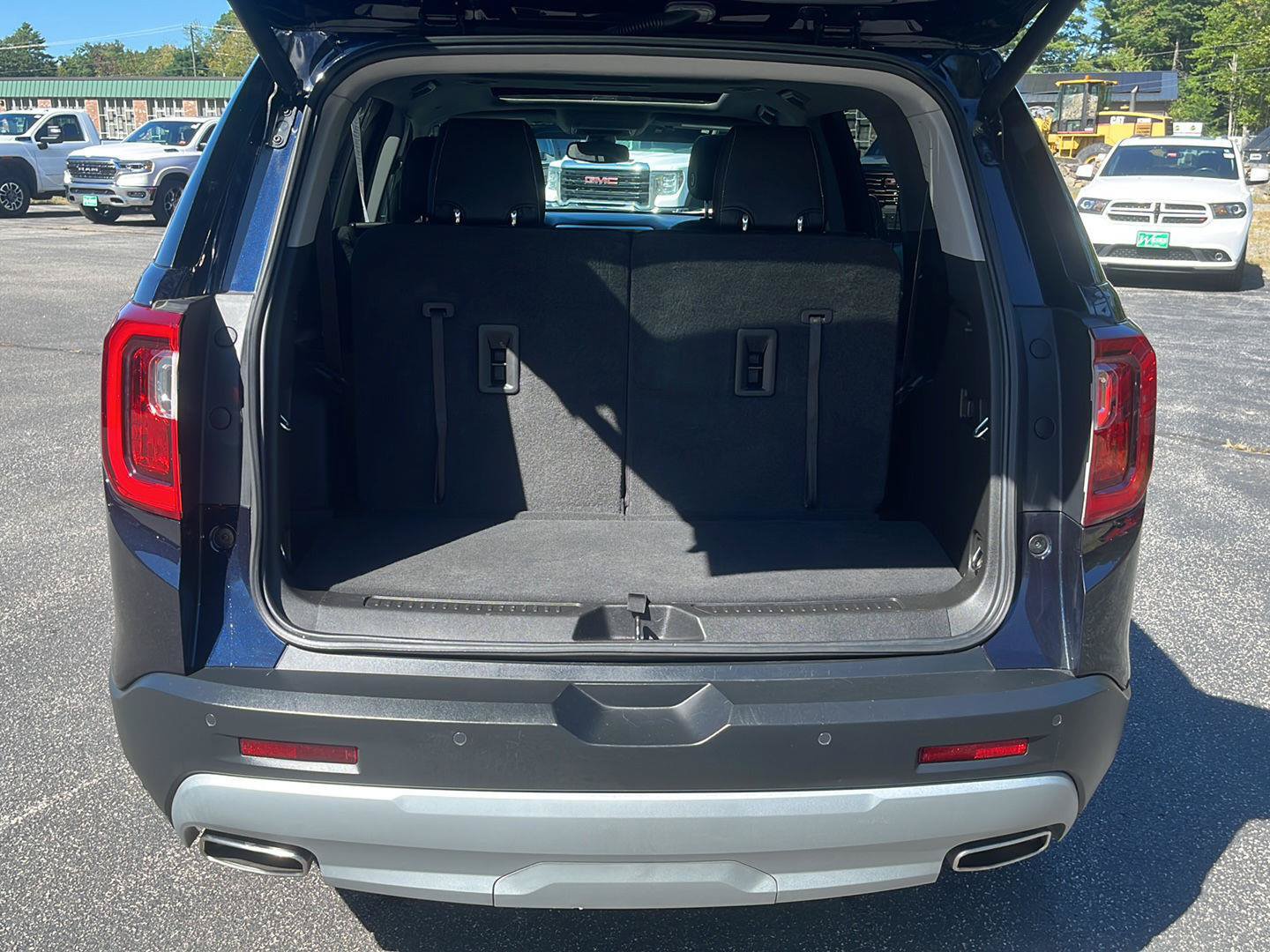 Certified 2021 GMC Acadia SLT w/ Technology Package AWD/4WD image 18