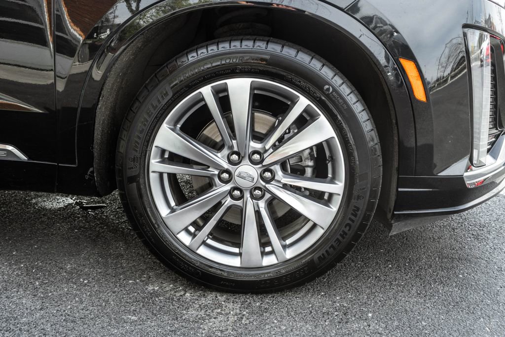 Used 2024 Cadillac XT6 Premium Luxury image 5