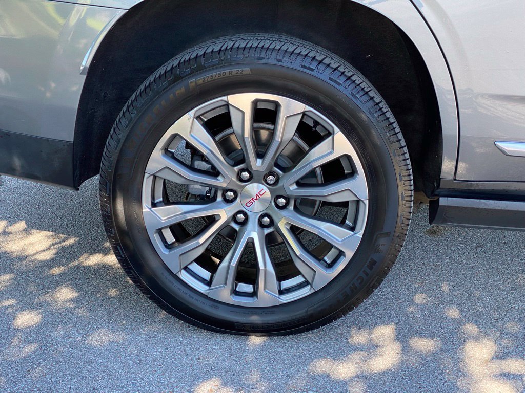 Used 2021 GMC Yukon Denali w/ Denali Premium Package AWD/4WD image 10
