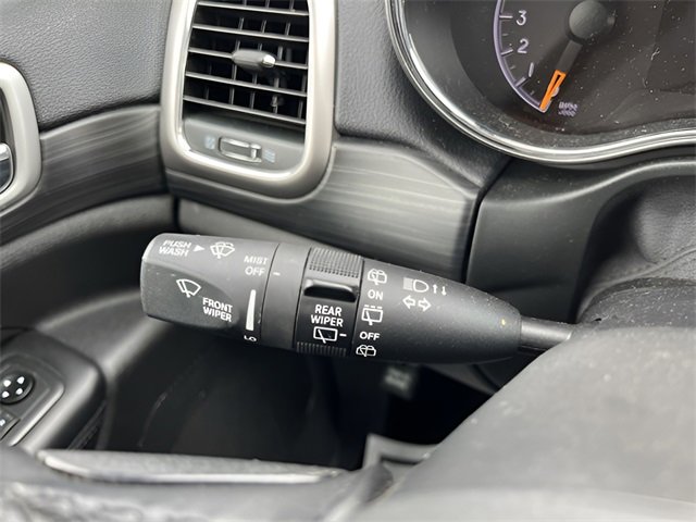 Used 2020 Jeep Grand Cherokee Laredo w/ Security & Convenience Group image 16