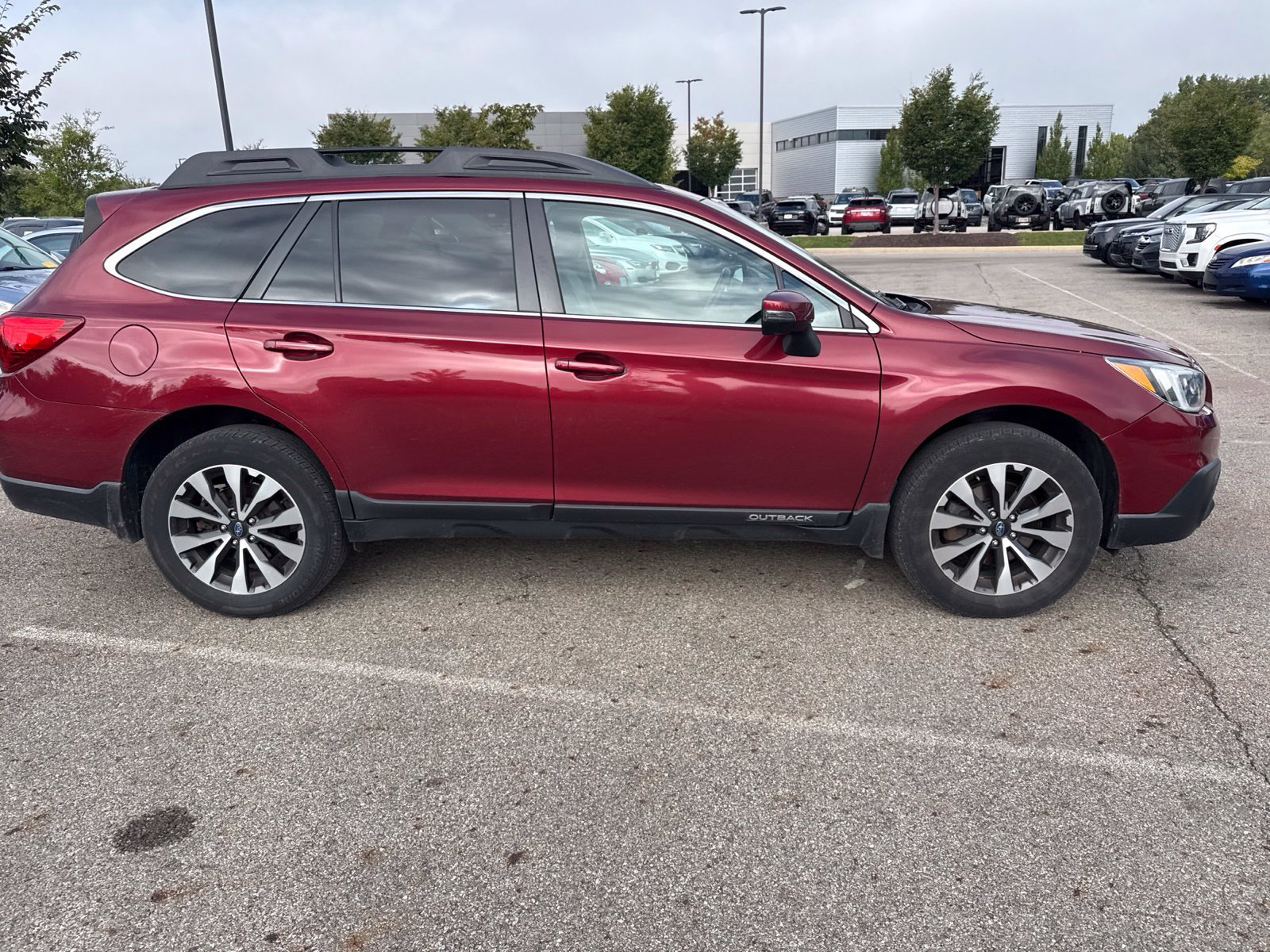 Used 2016 Subaru Outback 2.5i Limited AWD/4WD image 4