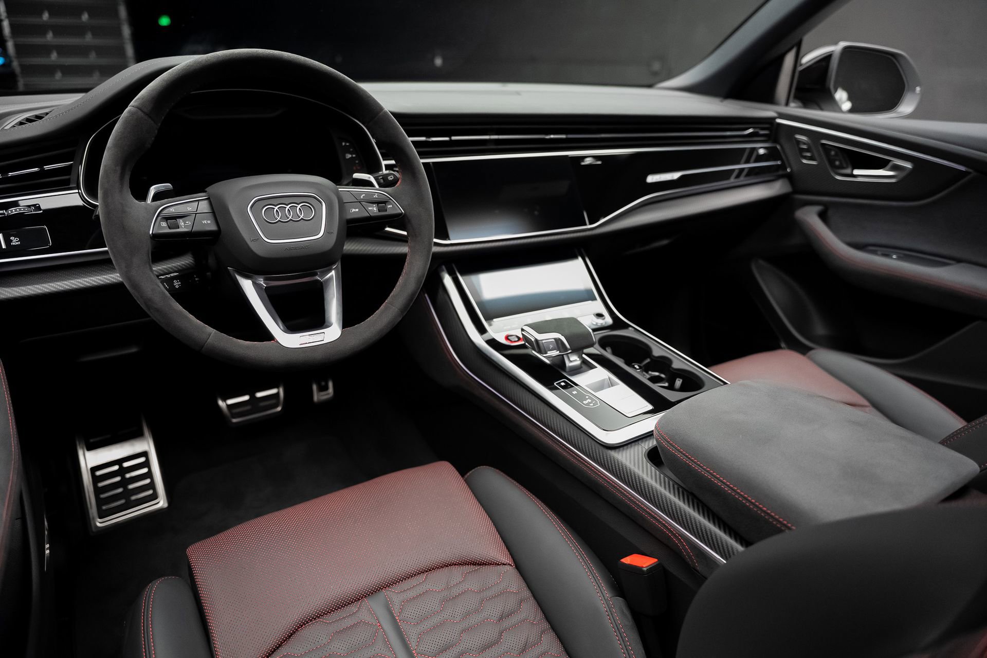 Used 2026 Audi RS Q8 performance AWD/4WD image 2