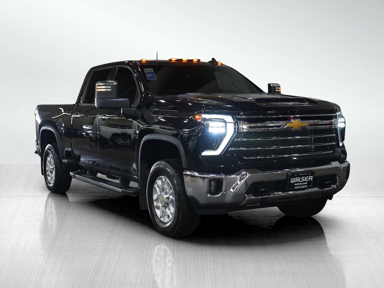 Used 2024 Chevrolet Silverado 3500 LTZ w/ LTZ Convenience Package image 7