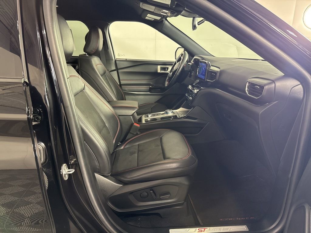 Used 2023 Ford Explorer ST-Line image 17