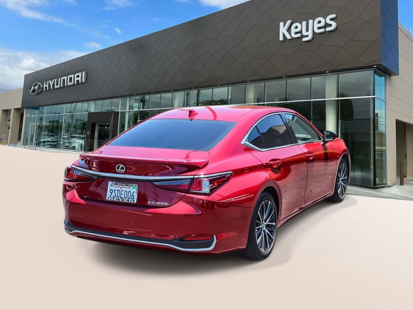 Used 2025 Lexus ES 300h w/ Premium Package FWD image 4