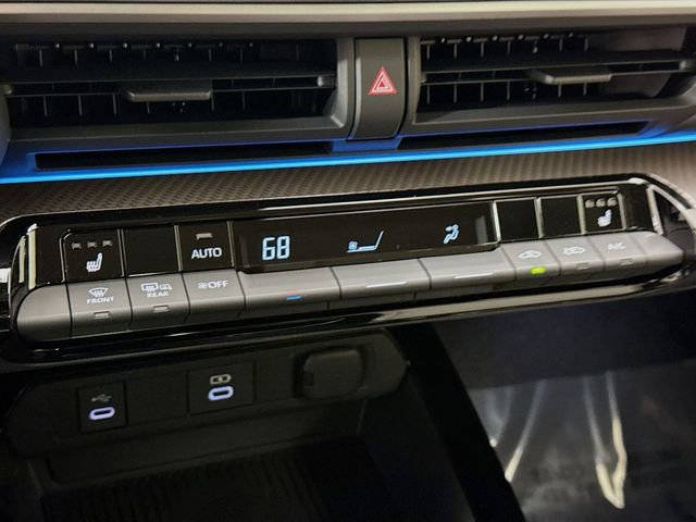 Used 2024 Toyota Prius XLE image 16
