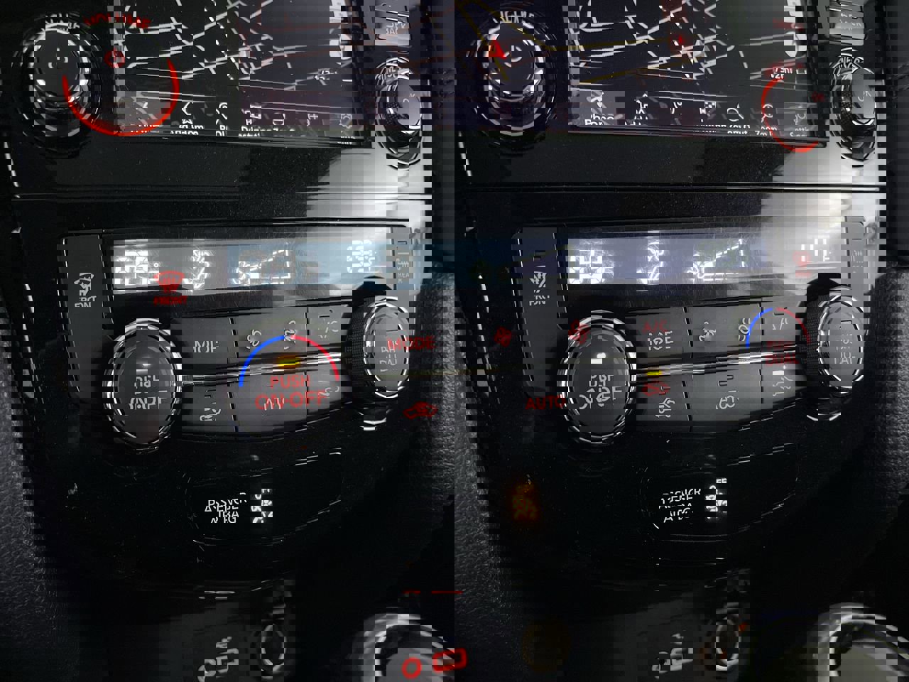 Used 2019 Nissan Rogue SL w/ Premium Package image 18