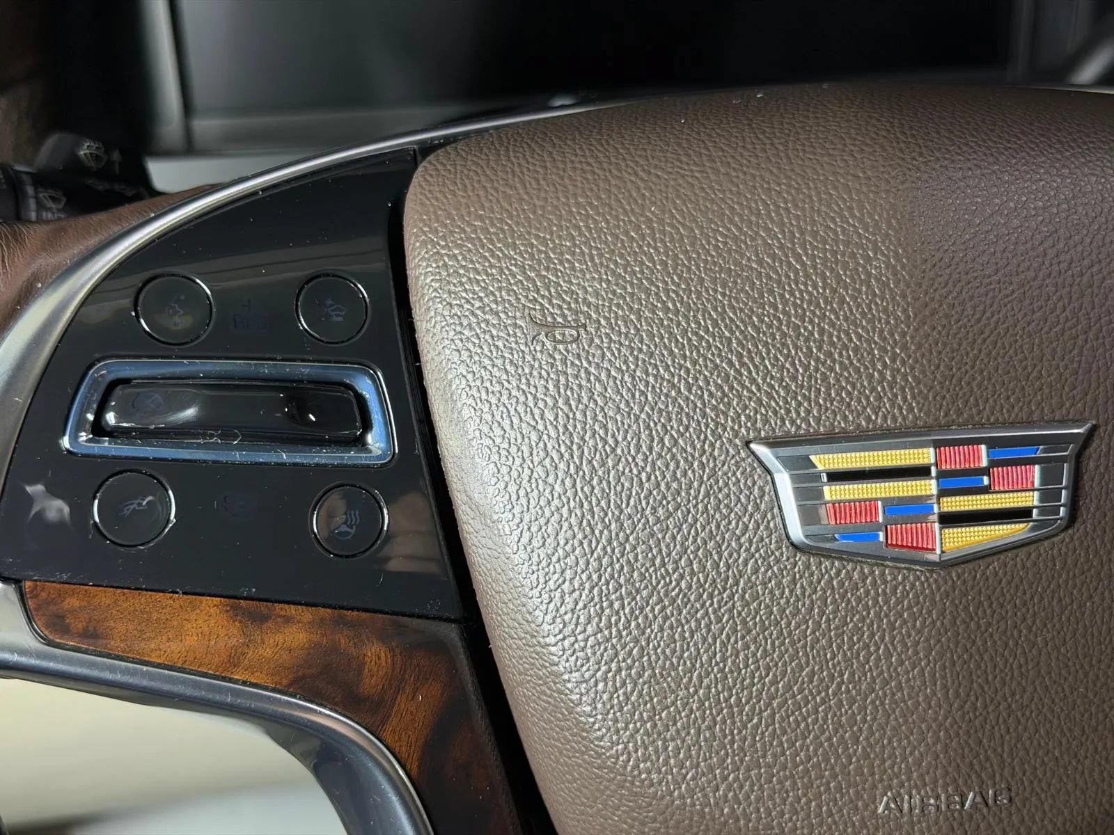 Used 2015 Cadillac Escalade Premium AWD/4WD image 38