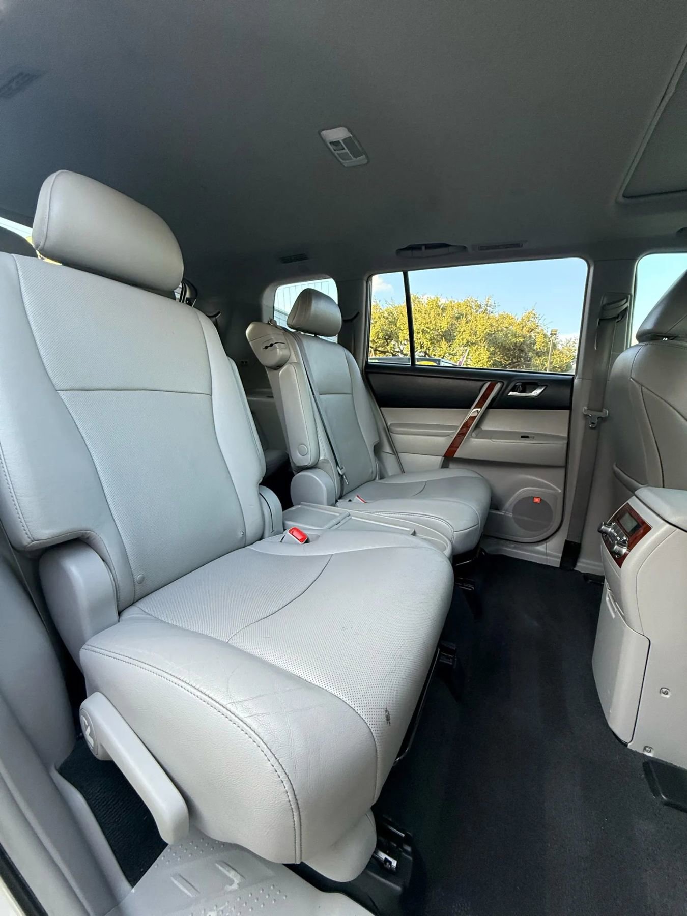 Used 2012 Toyota Highlander Limited w/ Tow Pkg image 18