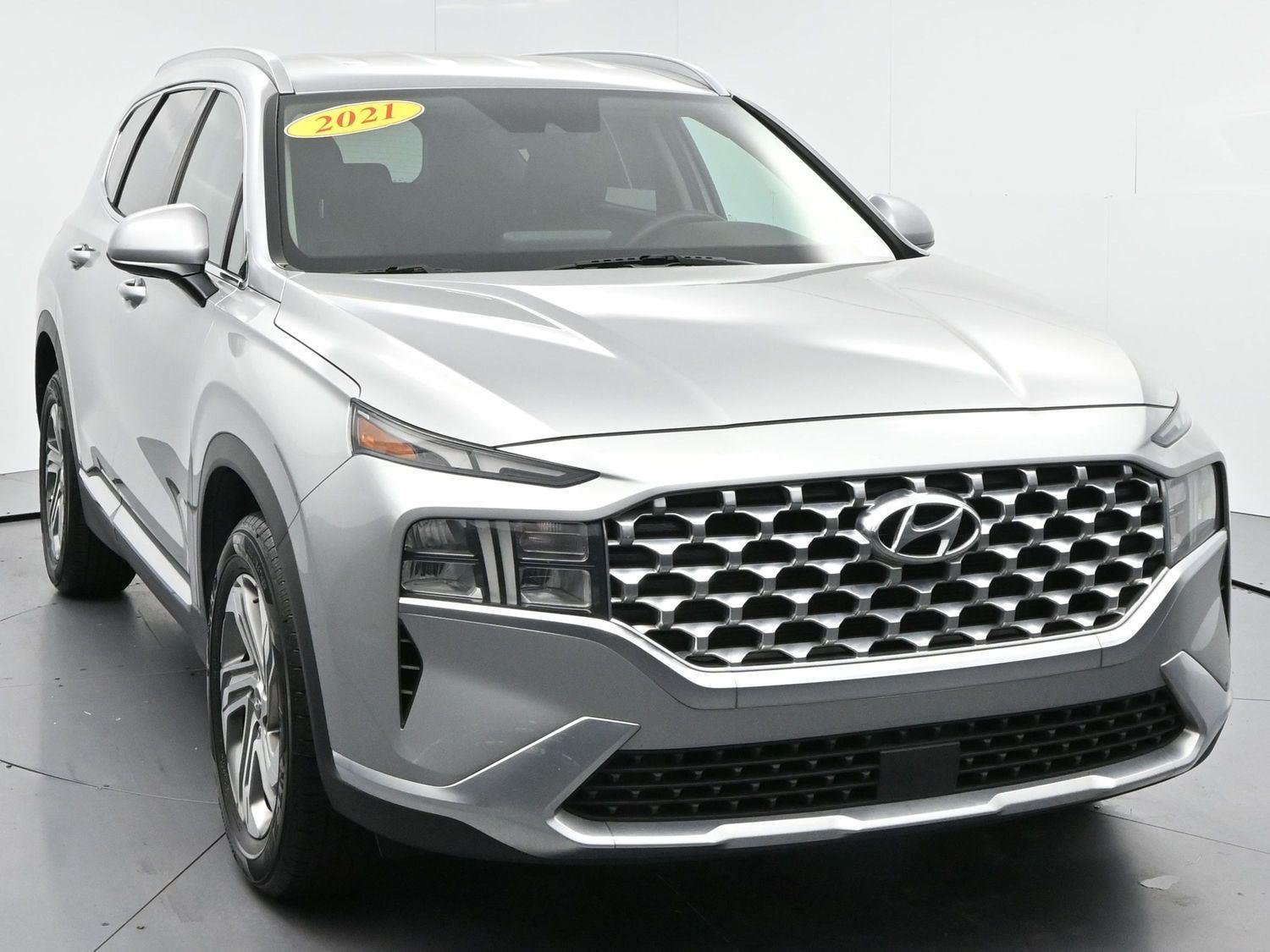 Used 2021 Hyundai Santa Fe SEL FWD image 2