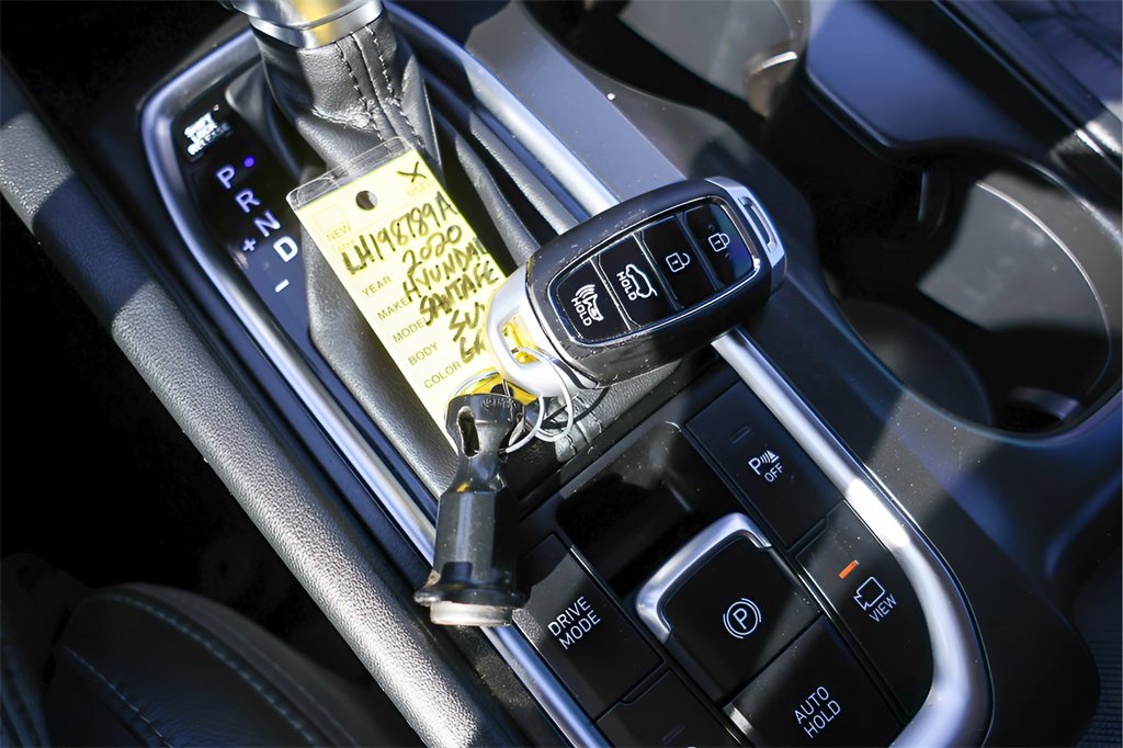 Used 2020 Hyundai Santa Fe Limited image 13