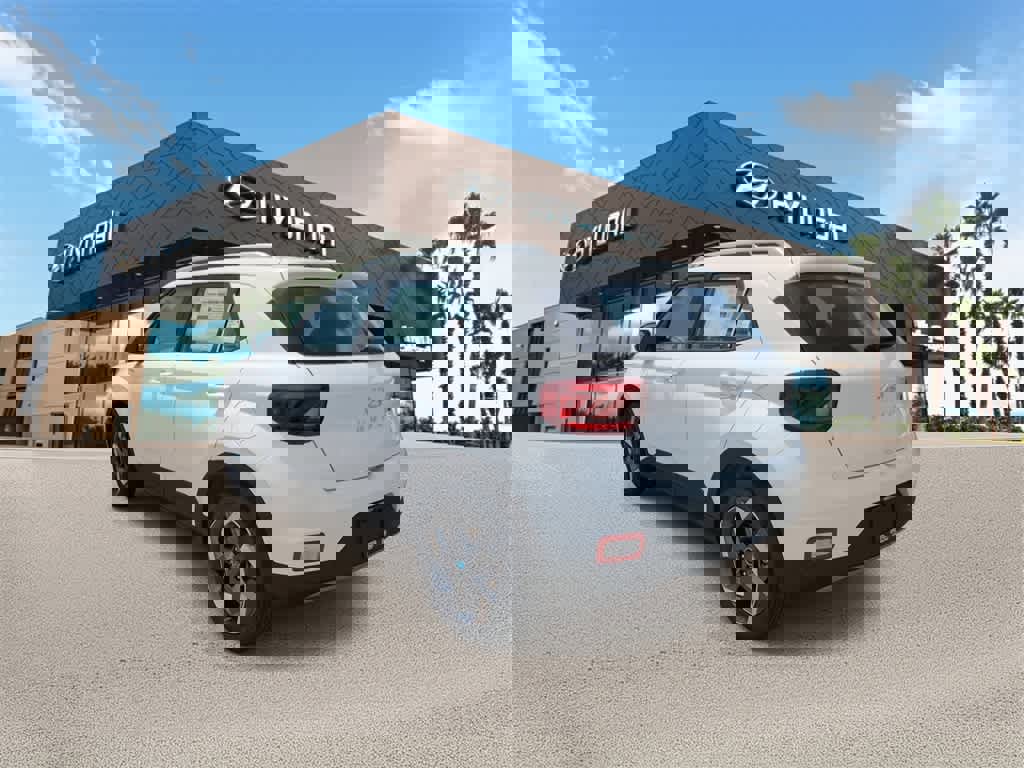 New 2025 Hyundai Venue SEL image 2