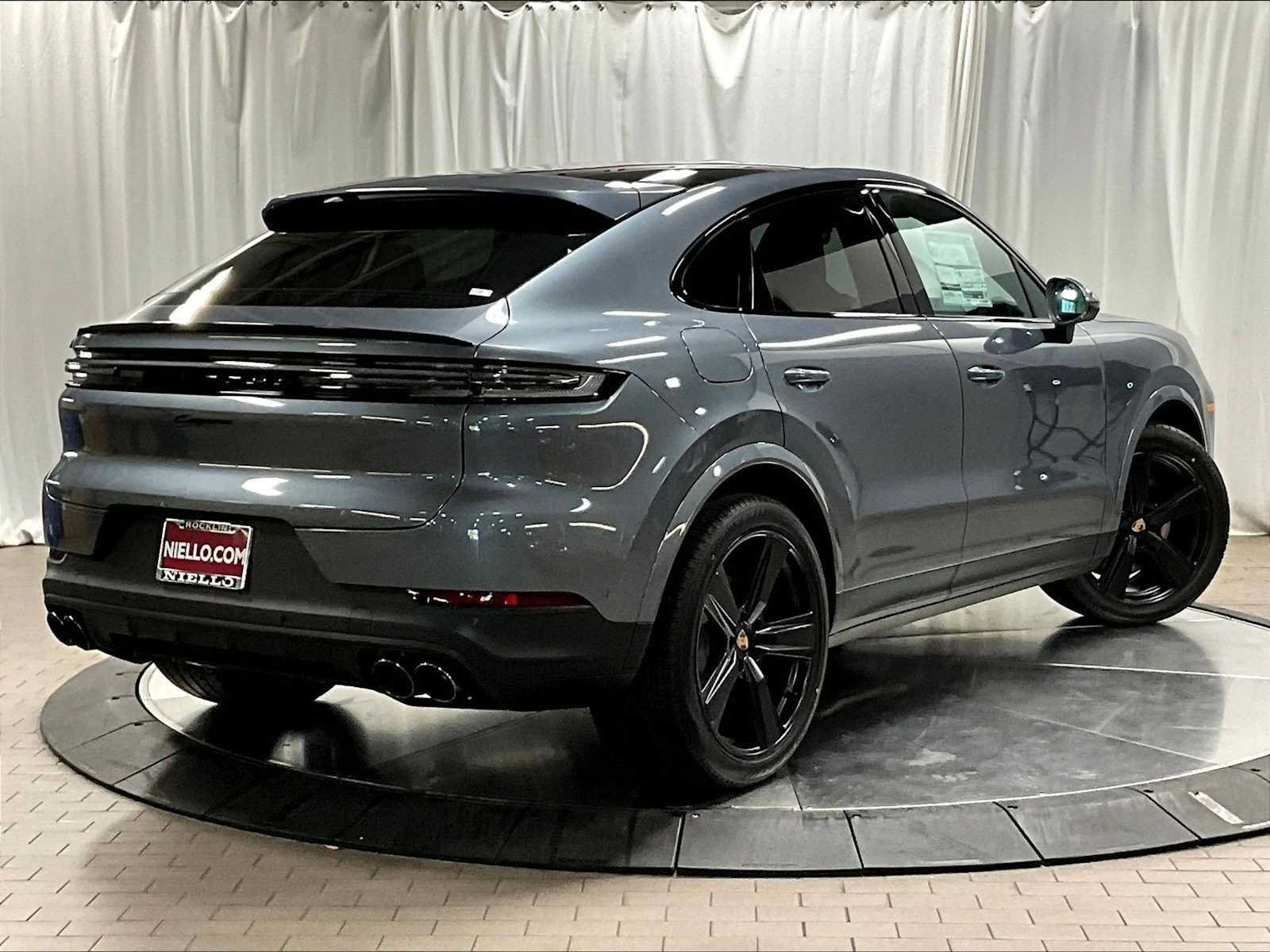 New 2026 Porsche Cayenne Coupe AWD/4WD image 7