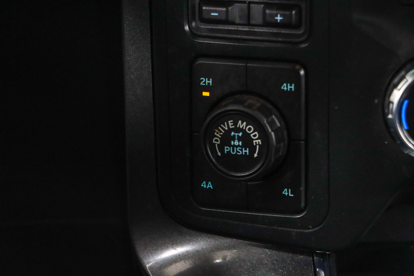 Used 2022 Ford F150 Lariat w/ Equipment Group 502A High image 23