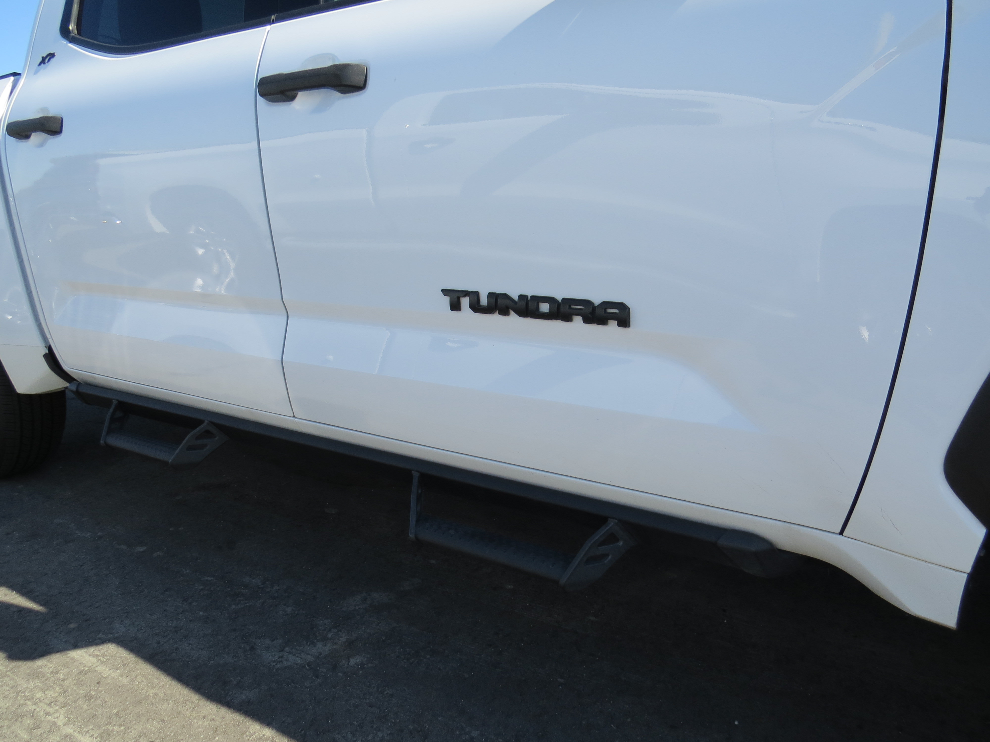 Used 2023 Toyota Tundra SR5 w/ SR5 Convenience Package AWD/4WD image 9