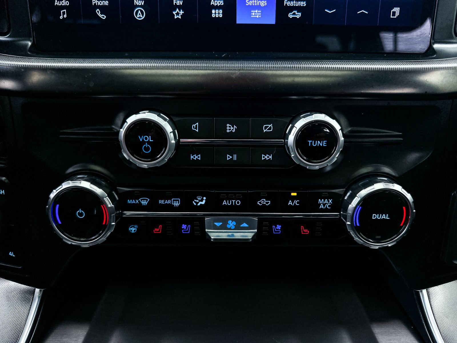 Used 2024 Ford F150 Platinum w/ Equipment Group 702A High image 28