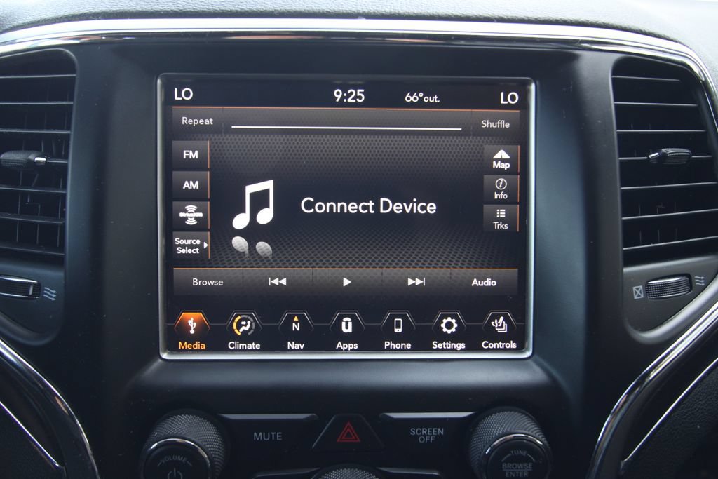 Used 2018 Jeep Grand Cherokee Limited AWD/4WD image 31