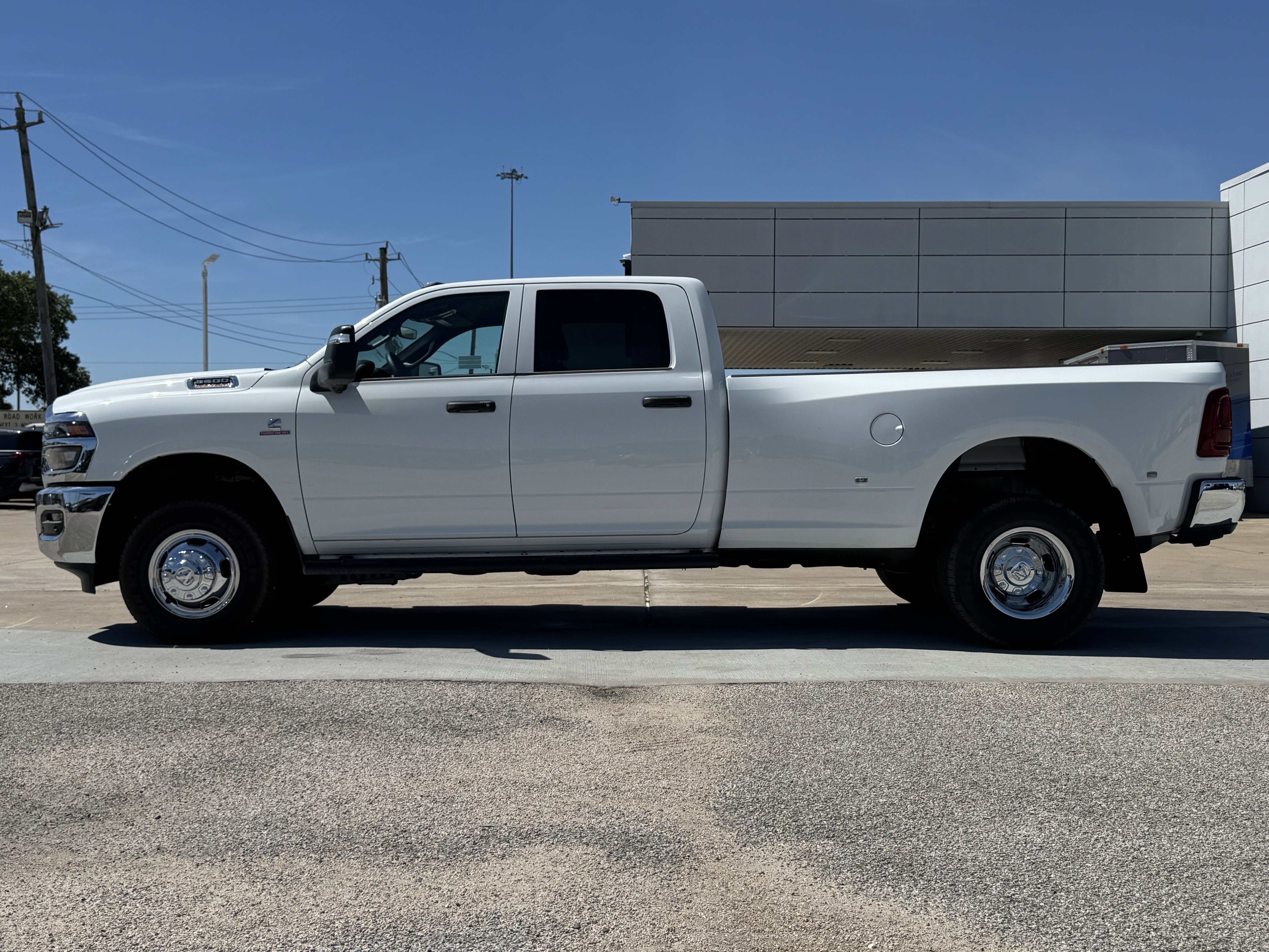 New 2026 RAM 3500 Tradesman AWD/4WD image 7