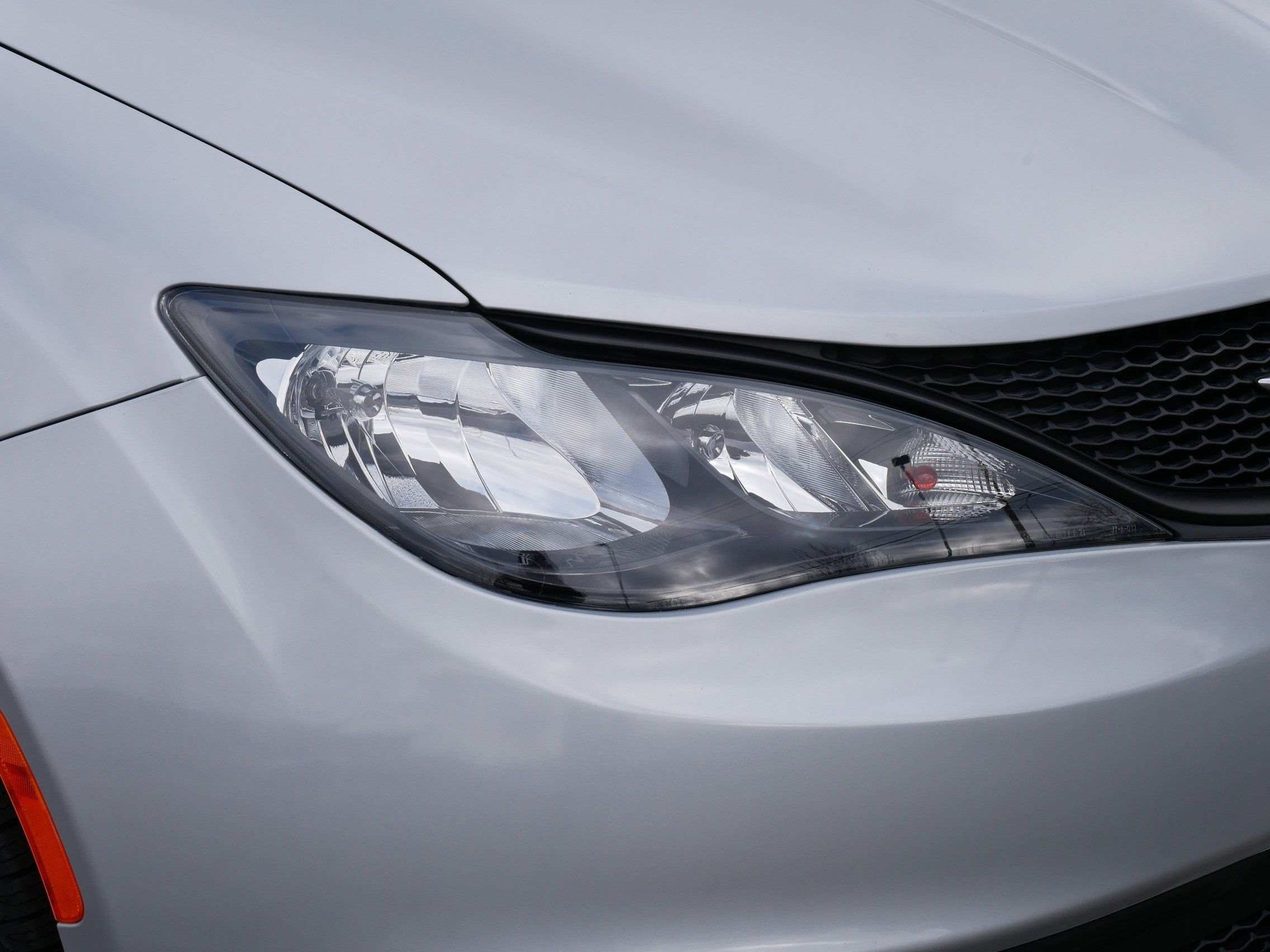 Used 2023 Chrysler Voyager LX image 16