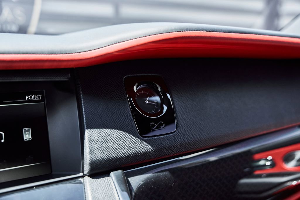 Used 2024 Rolls-Royce Cullinan Black Badge w/ Dark Exterior Package AWD/4WD image 89