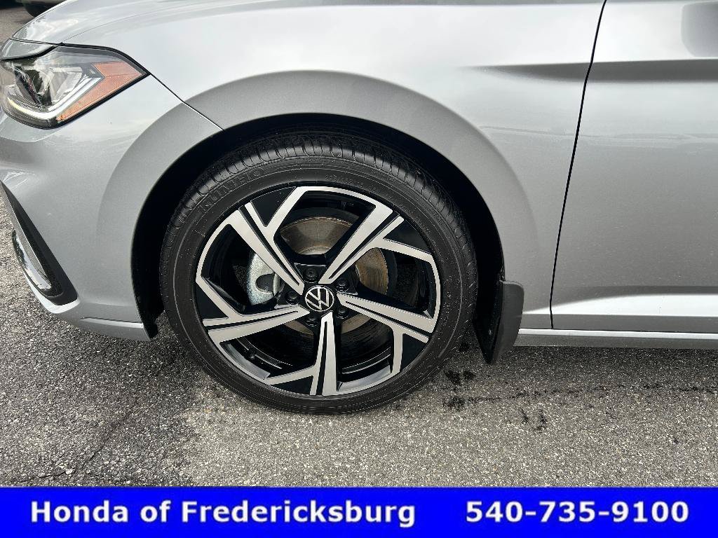 Used 2025 Volkswagen Jetta Sport FWD image 33
