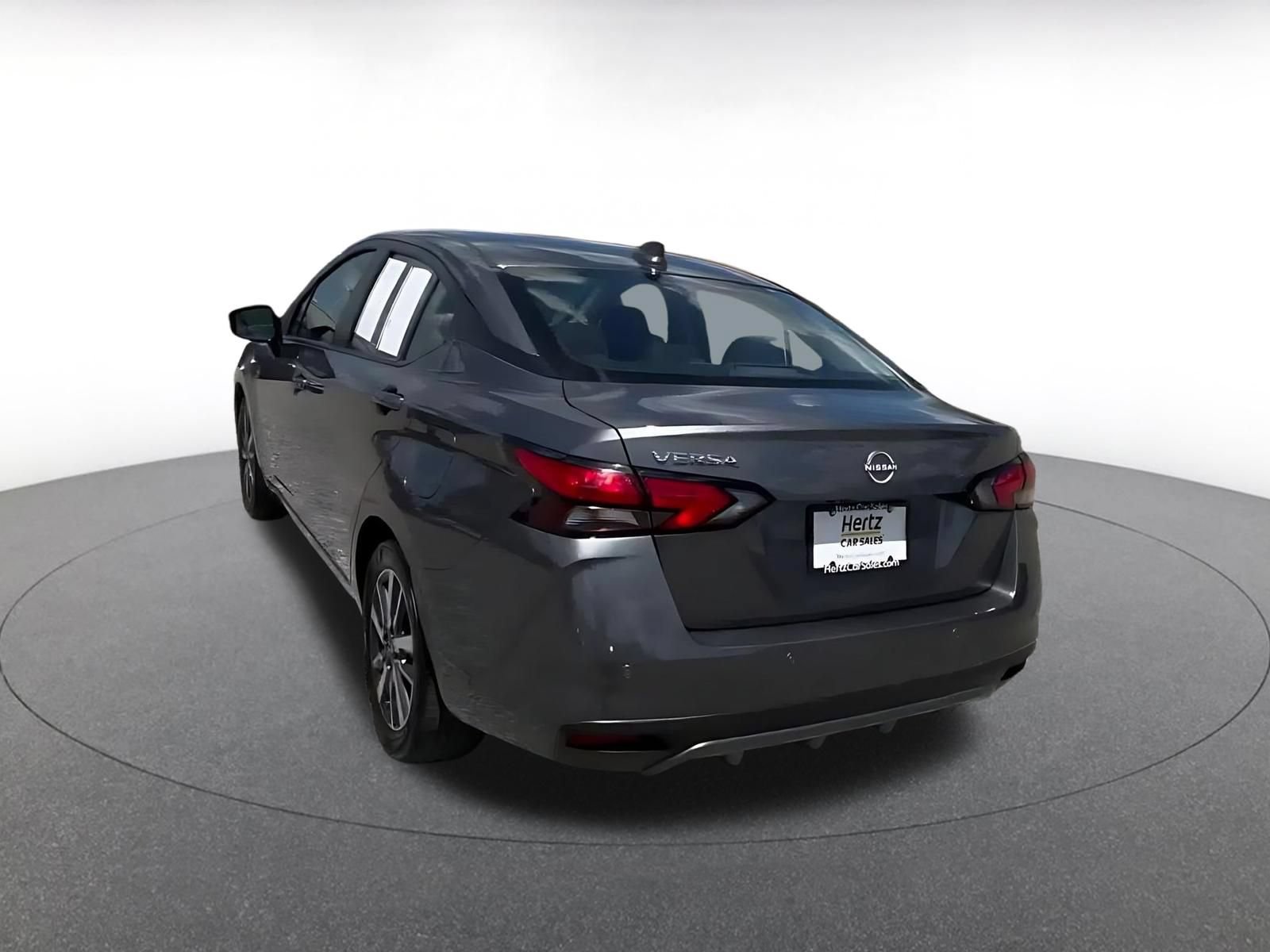 Used 2025 Nissan Versa SV FWD image 11