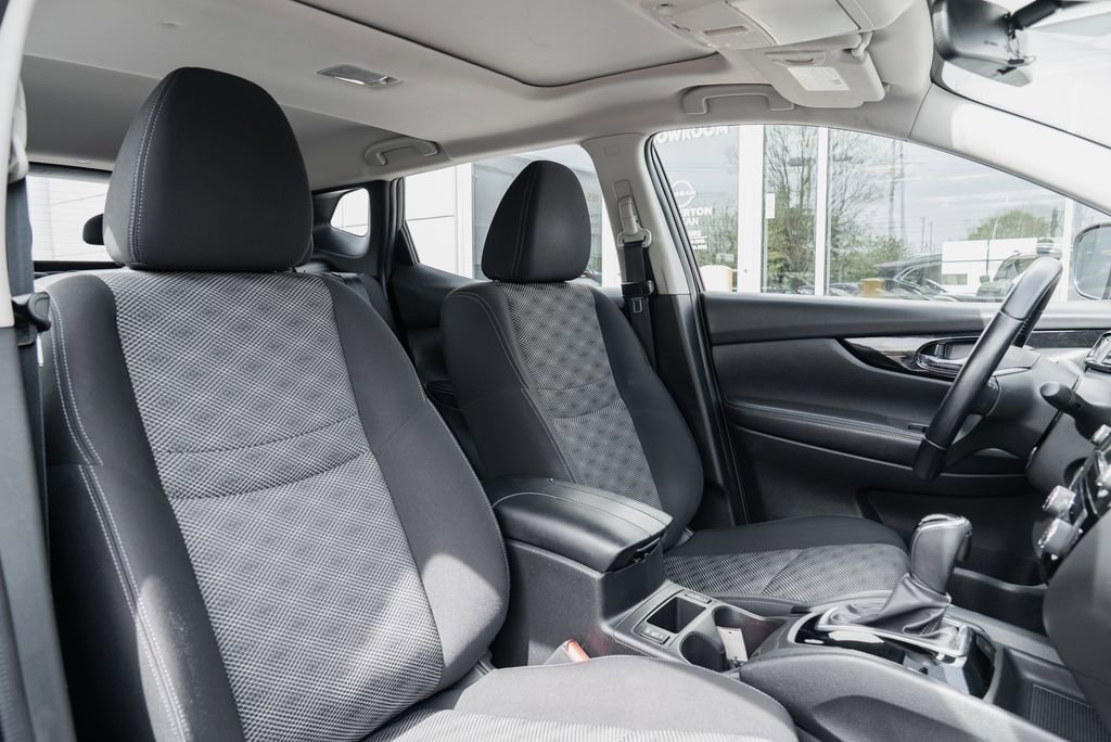 Used 2020 Nissan Rogue Sport SV image 26