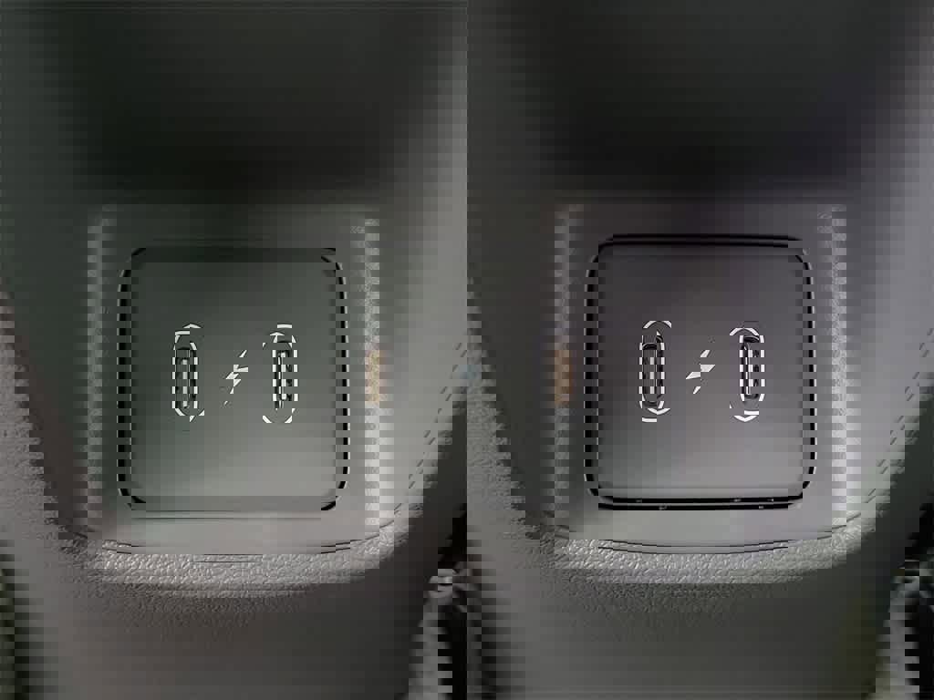 New 2025 Hyundai Elantra SEL image 13