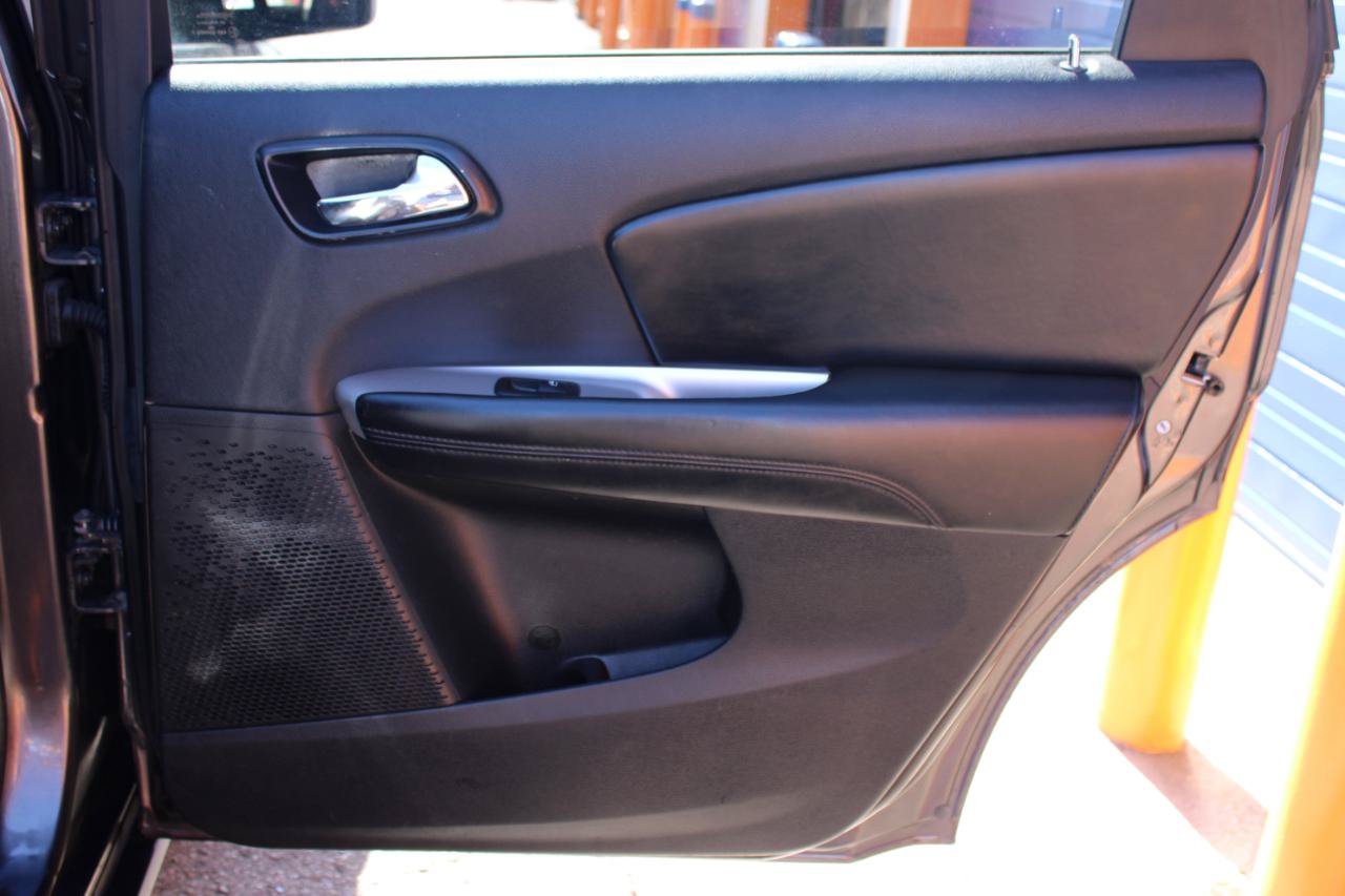 Used 2016 Dodge Journey SXT w/ Comfort/Convenience Group FWD image 40