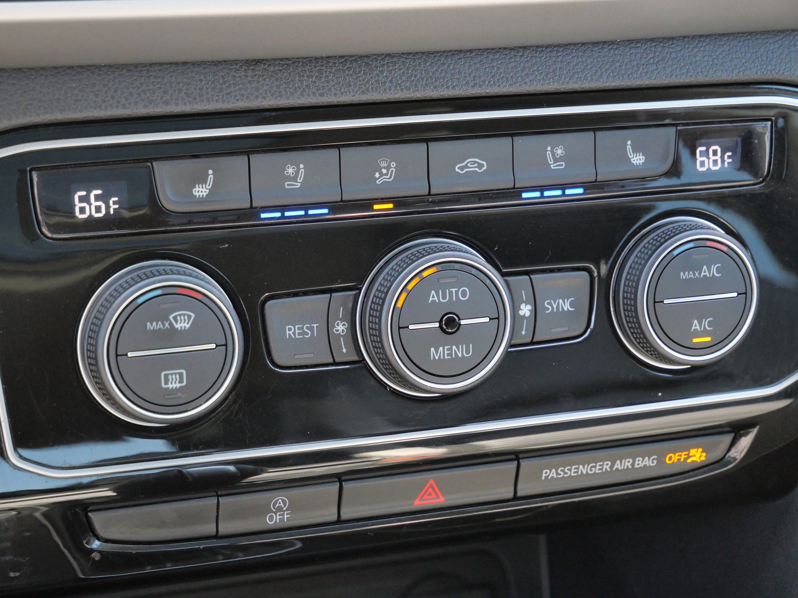 Used 2021 Volkswagen Atlas SEL Premium image 24