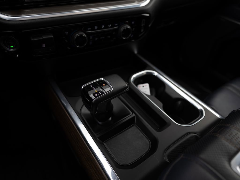 Used 2022 Chevrolet Silverado 1500 High Country w/ High Country Premium Package image 24