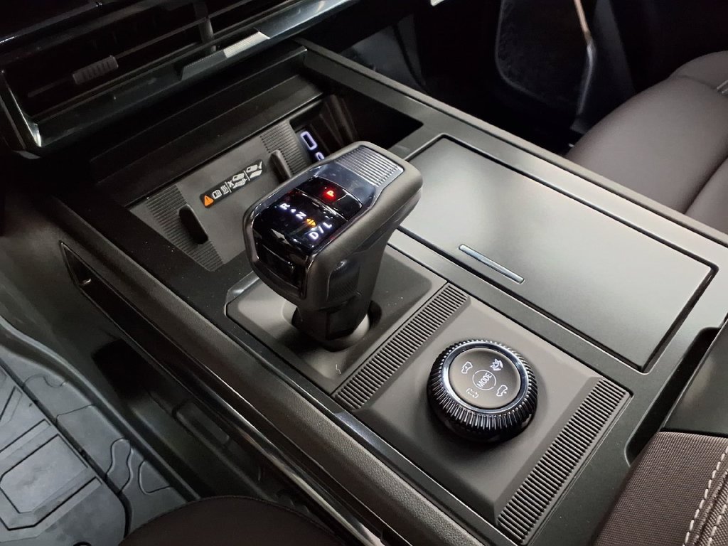 New 2026 GMC Hummer EV SUV w/ LPO, Illumination Package AWD/4WD image 19