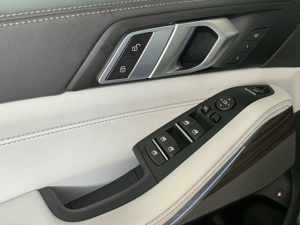 Certified 2025 BMW X5 xDrive50e AWD/4WD image 19